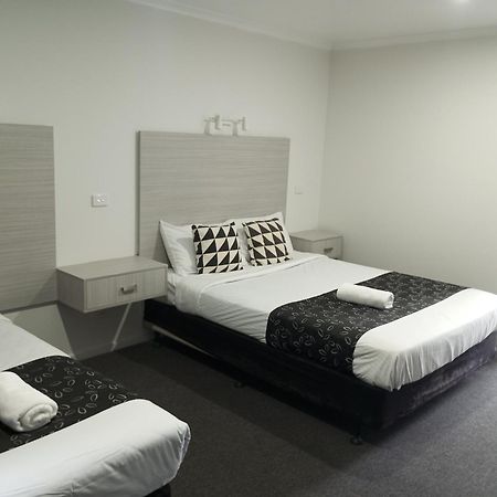 Big Valley Lakeside Paradise Motor Inn Shepparton Ngoại thất bức ảnh