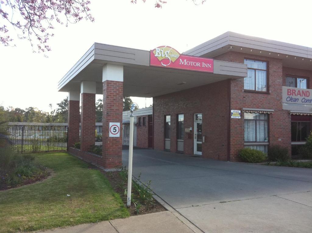Big Valley Lakeside Paradise Motor Inn Shepparton Ngoại thất bức ảnh